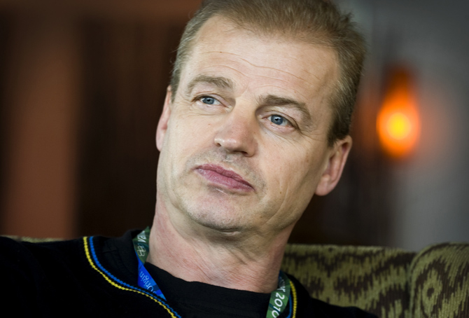 Bengt-Åke Gustafsson är tillbaka hemma i Karlskoga. Nu har han och hans förra arbetsgivare, Svenska Ishockeyförbundet, skiljts och Benga ser fram emot sommarledigt. "Sedan blir det säkert något tränarjobb ledigt i en klubb", tror han. Foto: Claudio Bresciani, Scanpix