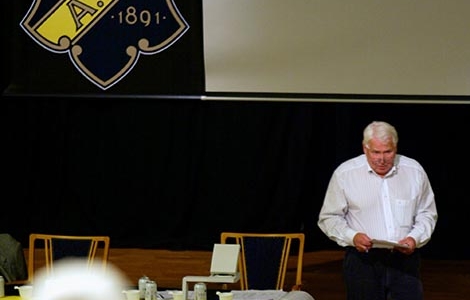 Om AIK han infiltrerats av kriminiella personer är inte klarlagt, men på det senaste årsmötet skedde det att SVT:s TV-team inte fick närvara efter att en grupp supporters hade i majoritet sagt ifrån vid en omröstning. Foto: Scanpix