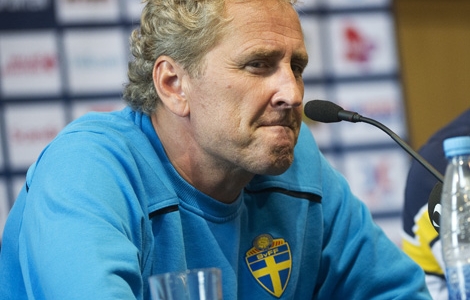 Förbundskapten Erik Hamrén hade inte mycket till förklaringar till den miserabla matchen mot Ukraina vid tisdagens pressträff på det svenska spelarhotellet Platium. Foto: Fredrik Sandberg; Scanpix