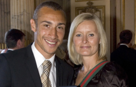 Magdalena ska få se sin Henrik hemma lite mera. Fotbollen har alltid styrt deras och barnens liv, men nu ska det bli annorlunda.
