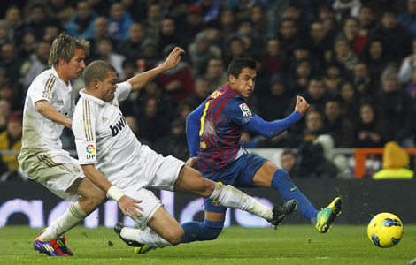 El Classico, matcherna mellan Real Madrid och Barcelona, lockar fotbollsentusiaster över hela världen. Nu klassas också La Liga som världens främsta. Foto: Scanpix