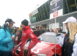 Programmet är intensivt under en dag med texter, kval och finaler. Här intervjuas STCC-föraren Richard Göransson i en paus.